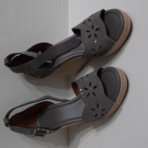 COACH  GRAY/ SILVER STUDDED/ STAR CUT OUT  WEDGE HEELS SZ 7.5